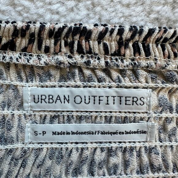 Urban Outfitters Leopard Cutout Peplum Crop Top Size S - Picture 7 of 13